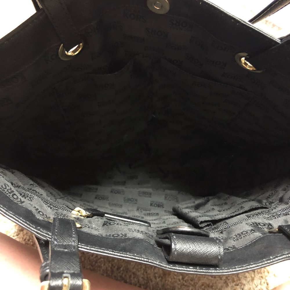 Authentic Michael Kors Handbag - image 6